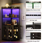 Mobile Bar ad Angolo Industriale con Presa Elettrica, Cantinetta Porta Bottiglie a 5 Livelli con Striscia LED e Porta Bicchieri, Armadietto Espositivo per Liquori per Bar di Casa