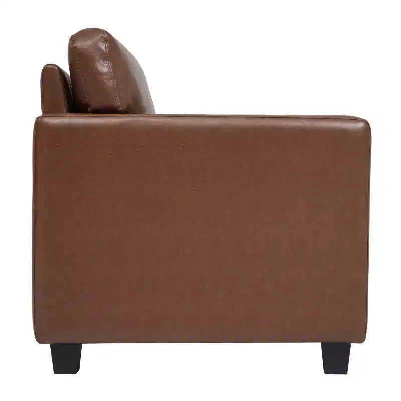 Poltrona moderna rivestita in similpelle